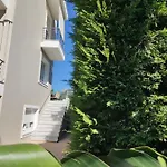 The Bright House A Two-storey Maisonette In لوتراكي