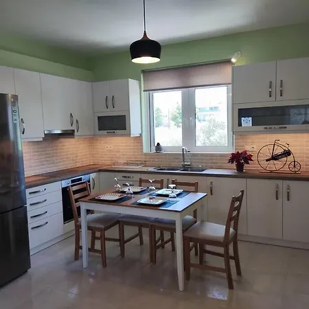 The Bright House A Two-storey Maisonette In * Loutraki (Corinthia)