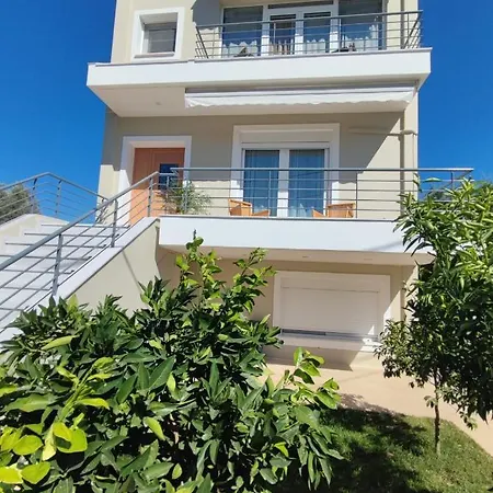 The Bright House A Two-storey Maisonette In Villa *