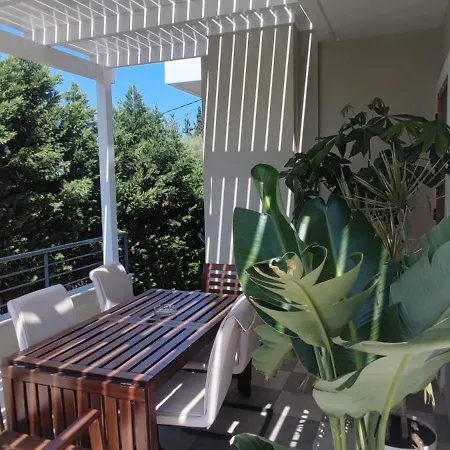 Villa The Bright House A Two-storey Maisonette In Loutraki (Corinthia)