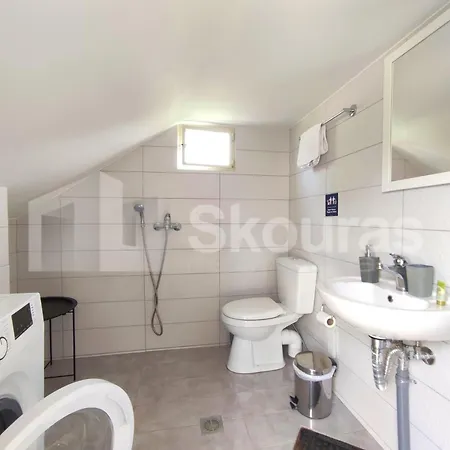 The Bright House A Two-storey Maisonette In * Loutráki