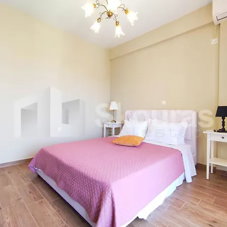 The Bright House A Two-storey Maisonette In Villa *