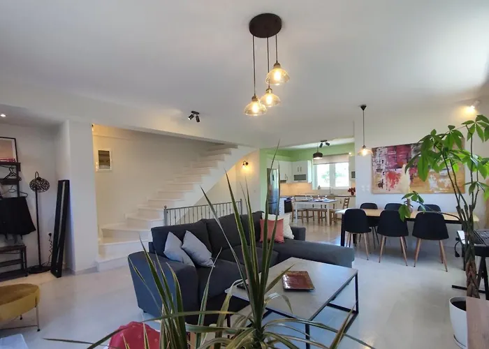 The Bright House A Two-storey Maisonette In *