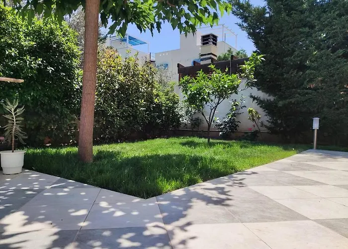 The Bright House A Two-storey Maisonette In Willa Loutráki