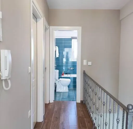 Willa The Bright House A Two-storey Maisonette In Loutráki