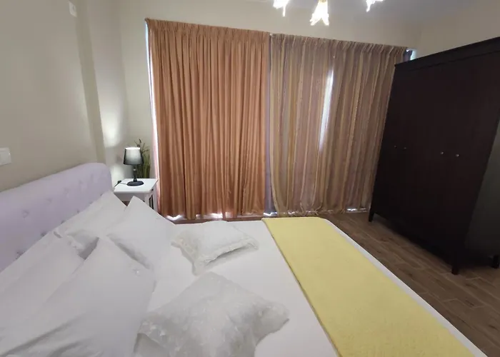 The Bright House A Two-storey Maisonette In Villa Loutráki