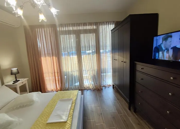 The Bright House A Two-storey Maisonette In Villa *