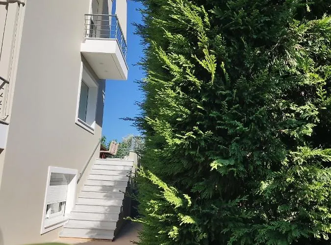 The Bright House A Two-storey Maisonette In Loutráki