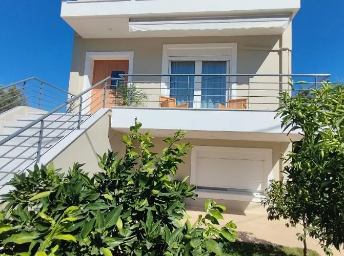 The Bright House A Two-storey Maisonette In Villa *