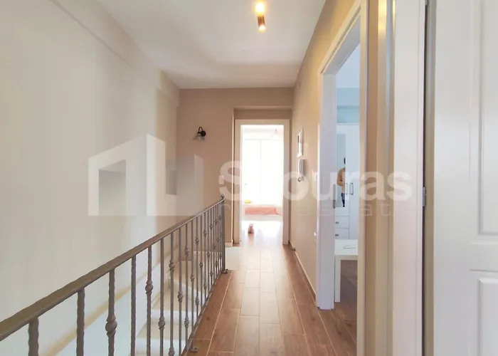 The Bright House A Two-storey Maisonette In Willa