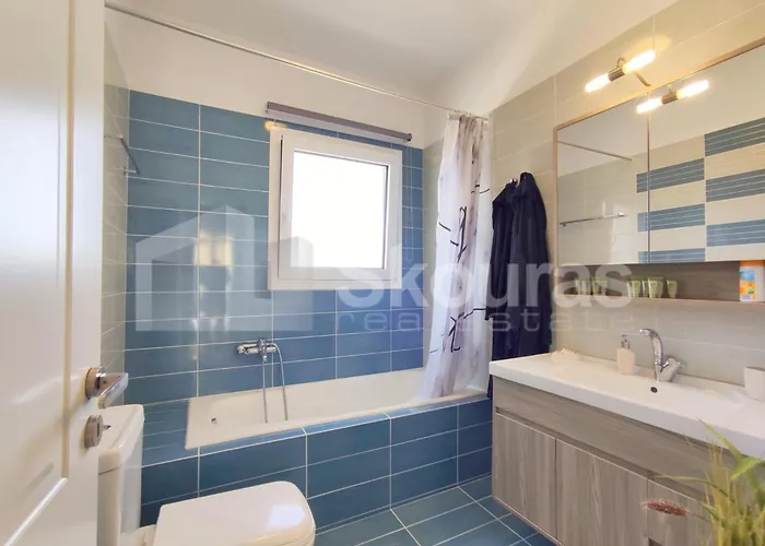 Villa The Bright House A Two-storey Maisonette In *