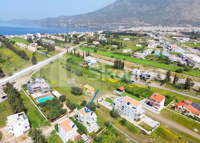 The Bright House A Two-storey Maisonette In Villa Loutráki